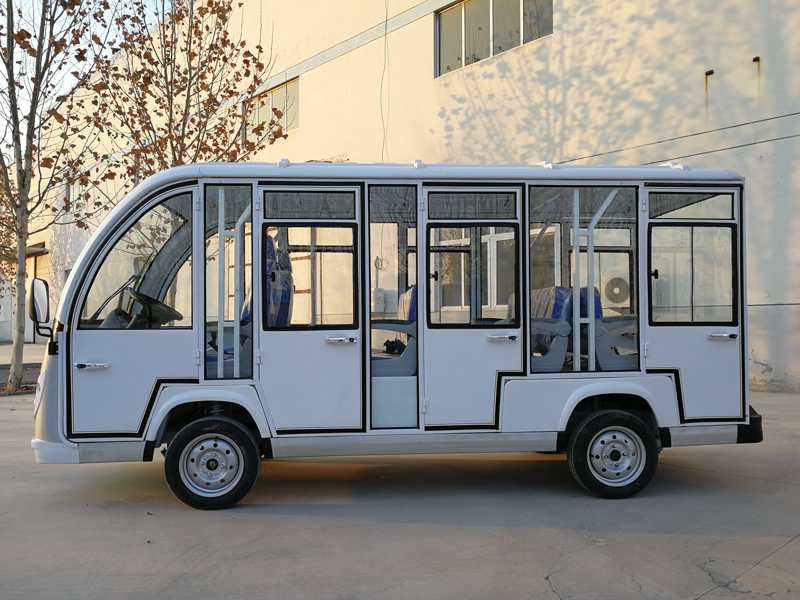 全封閉11座電動(dòng)車
