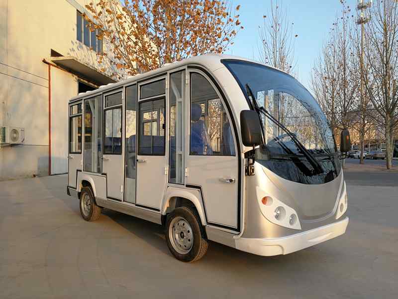 全封閉11座電動(dòng)車